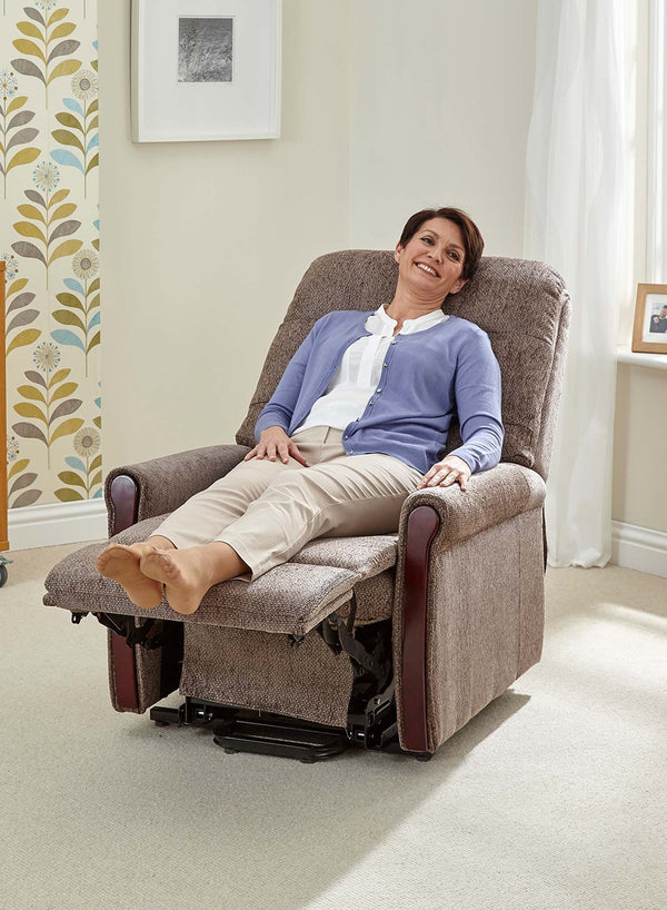 MaxiComfort Classic Riser Recliner in use