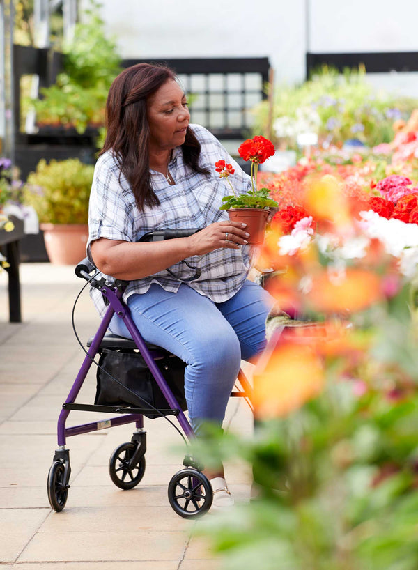 Secco 4 Rollator in use