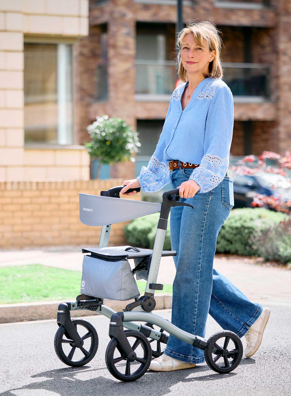 iCONNECT Cascade Rollator in use