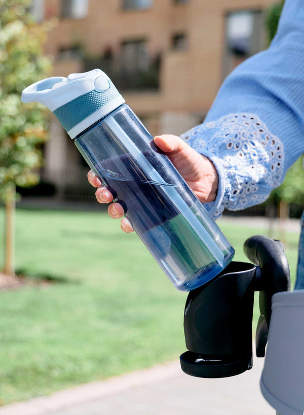 iCONNECT Cascade Rollator in use