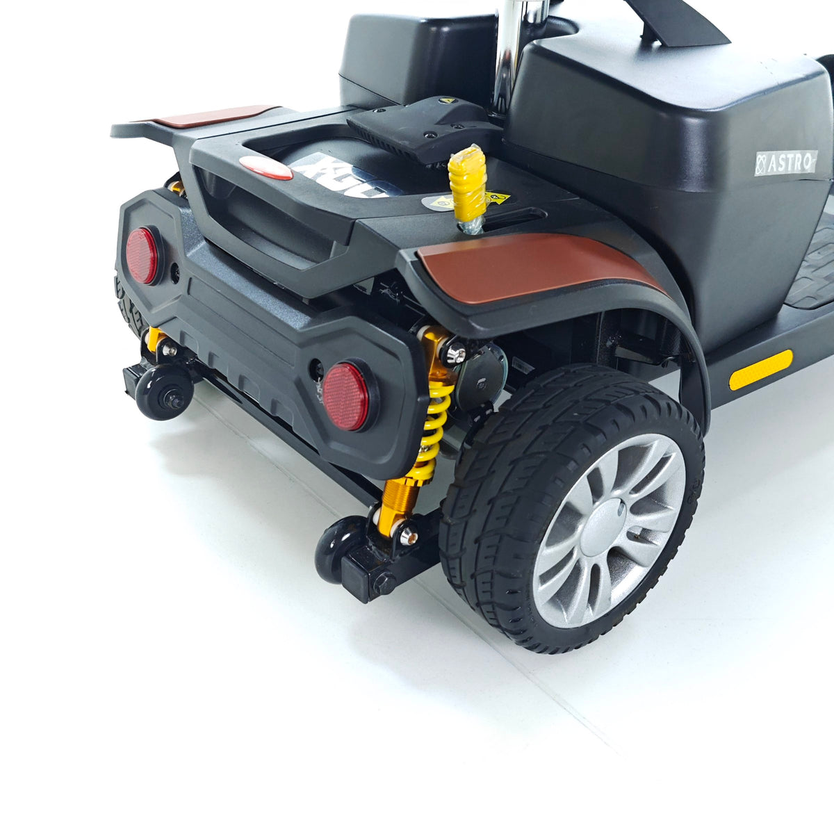 032026358-dy_7.jpg