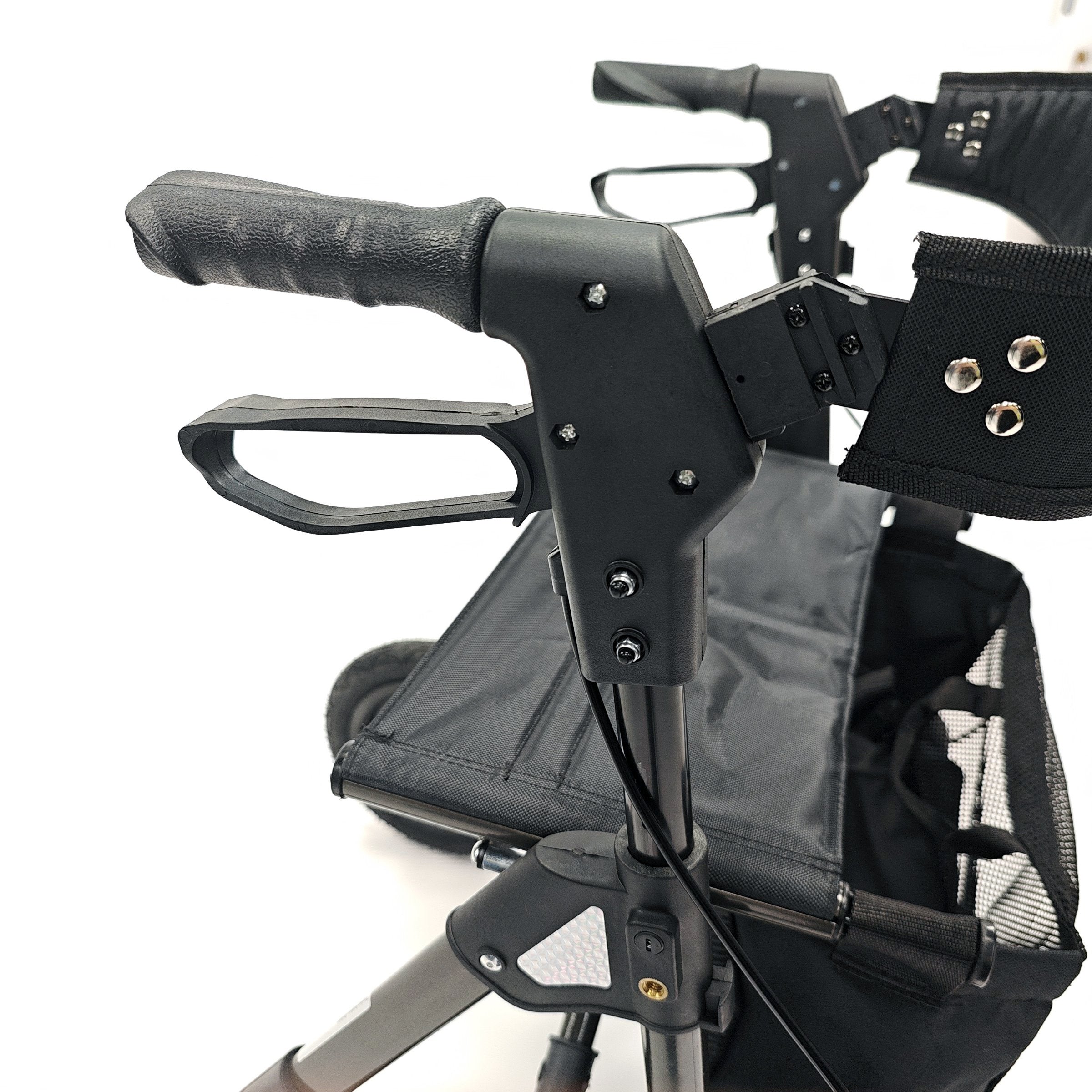 Traxion Outdoor Rollator