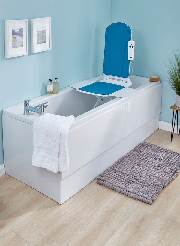 Heben Bath Lift with AquaShield Technology in use