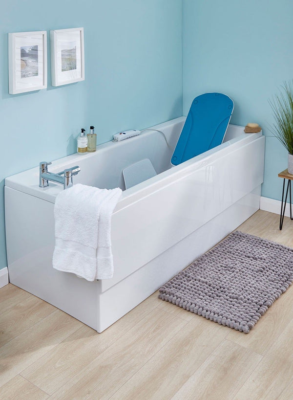 Heben Bath Lift with AquaShield Technology in use