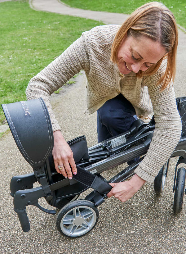 proLite Carbon X Fold Rollator in use