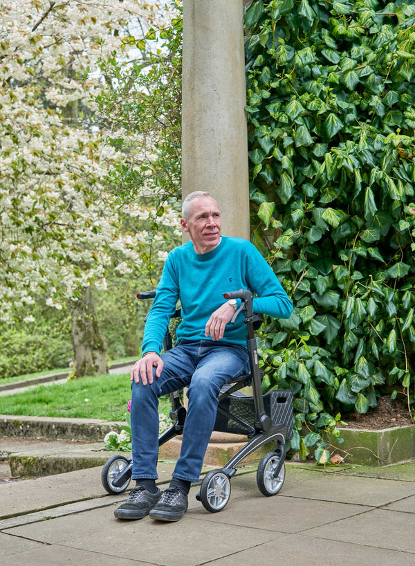 proLite Carbon X Fold Rollator in use